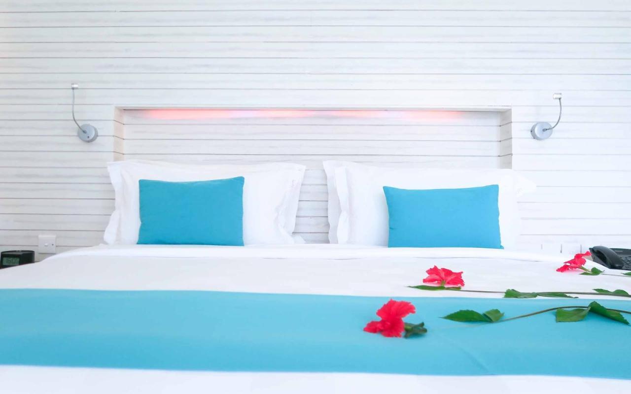 Holiday Inn Resort Kandooma Maldives - Kids Stay & Eat Free And Dive Free For Certified Divers For A Minimum 3 Nights Stay Guraidhoo  Esterno foto