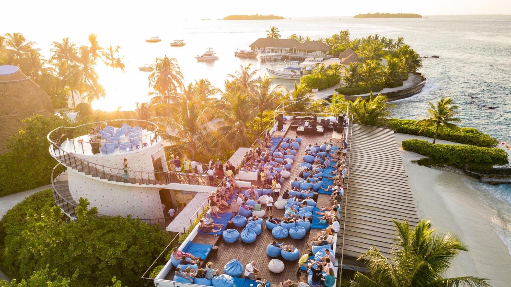Holiday Inn Resort Kandooma Maldives - Kids Stay & Eat Free And Dive Free For Certified Divers For A Minimum 3 Nights Stay Guraidhoo  Esterno foto